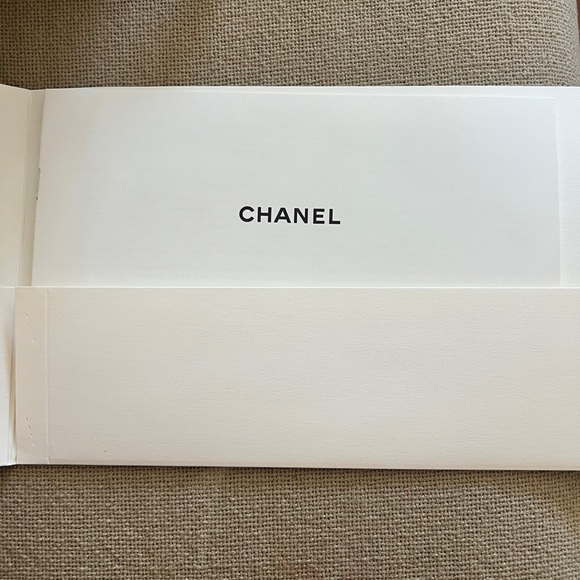 CHANEL Caviar Quilted Medium Boy Flap Black - Picture 3 of 10